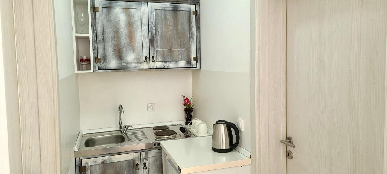 Riviera Inn Apartments Улцинь Экстерьер фото