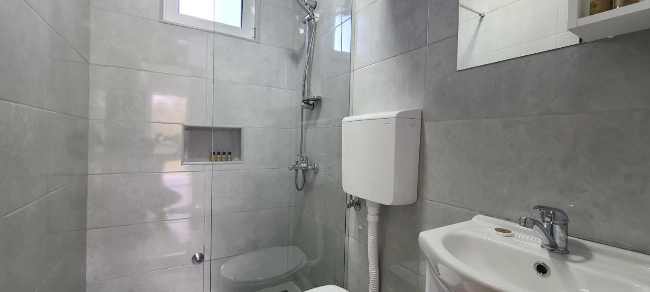 Riviera Inn Apartments Улцинь Экстерьер фото