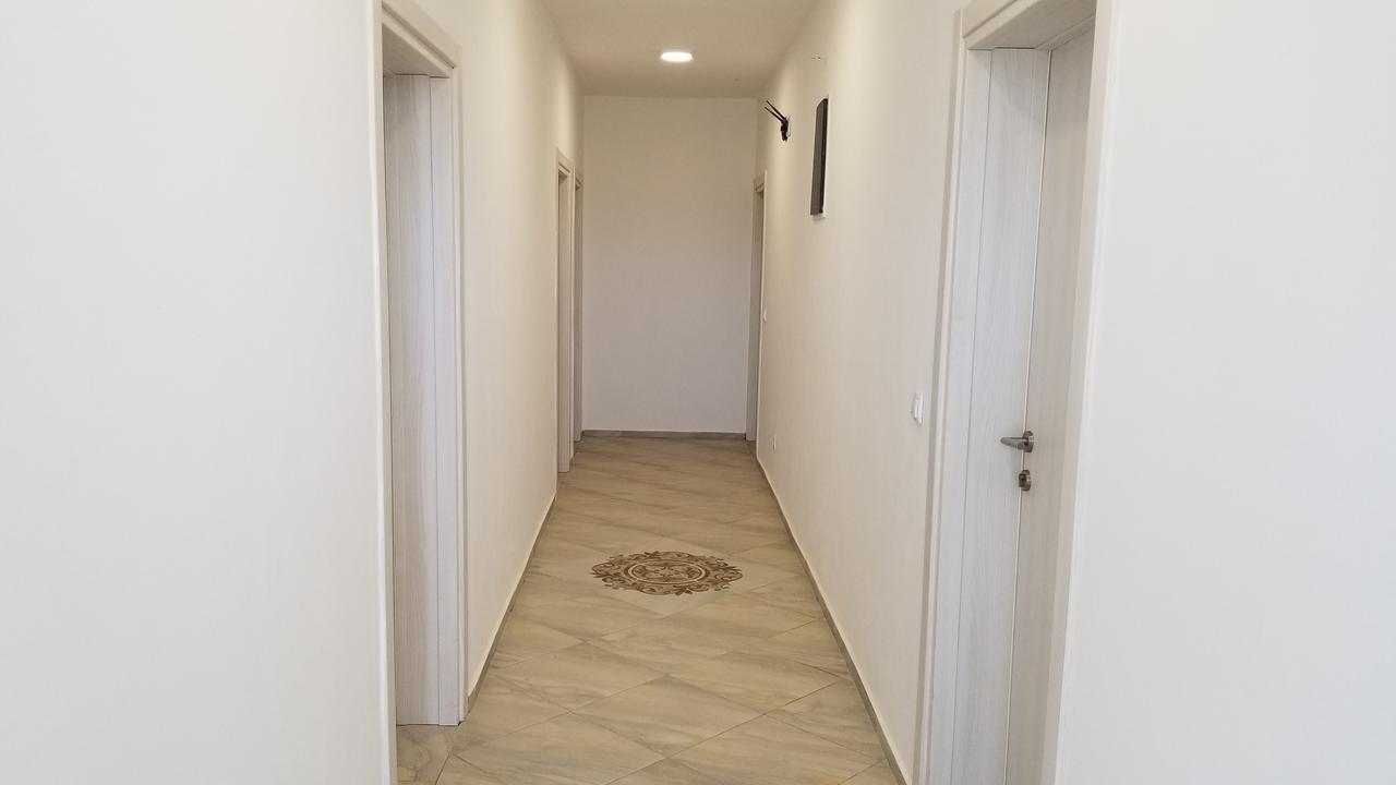 Riviera Inn Apartments Улцинь Экстерьер фото